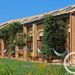 Casa Do Vale Da Lama Ecohotel & Retreat Centre In A Farm Odiáxere
